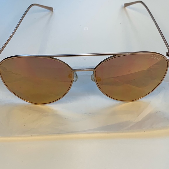 Quay Gold/Pink Australia Sunglasses - Picture 2 of 3